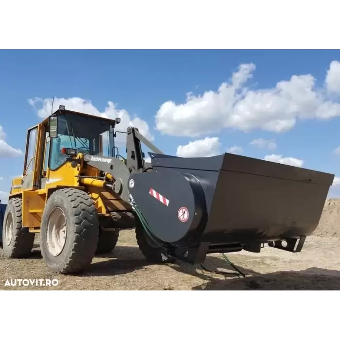 Cupa malaxor pentru mini incarcator